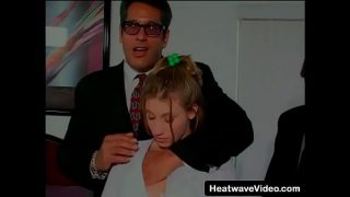 Its obvious that young girl is inexperienced at anal sex